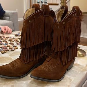 Shyanne suede leather brown cowgirl boots.  Super cute and  barely worn.